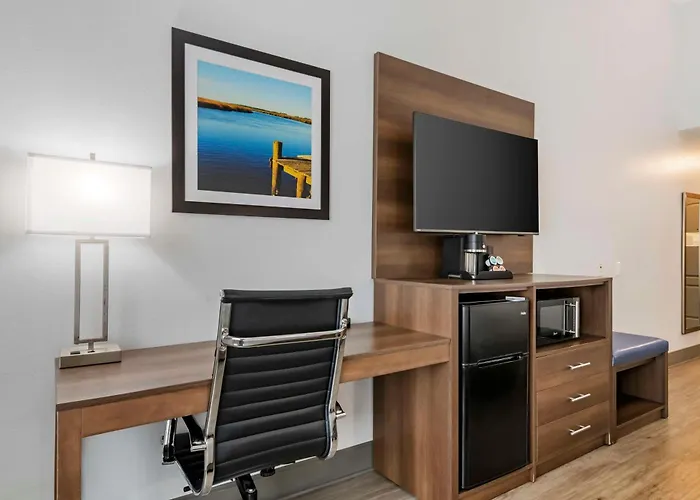 Best Western Plus First Coast Inn And Suites